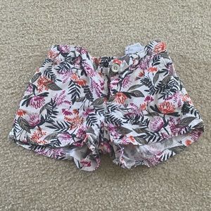 Multi-coloured shorts for kids by Old Navy (Size 8)